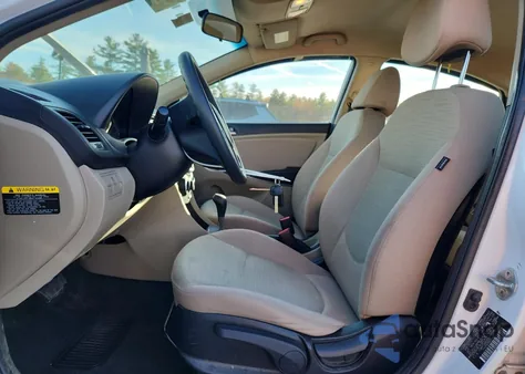 2017 Hyundai Accent Se z USA, uszkodzony, nr VIN KMHCT4AE2HU348730